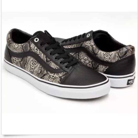 vans black khaki
